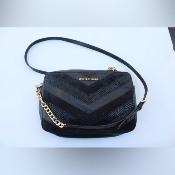 Michael Kors chevron pattern cross body bag - Picture 2 of 11